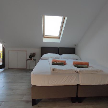 Fuevesi Vendeghaz Hotel Balatonfured Ngoại thất bức ảnh