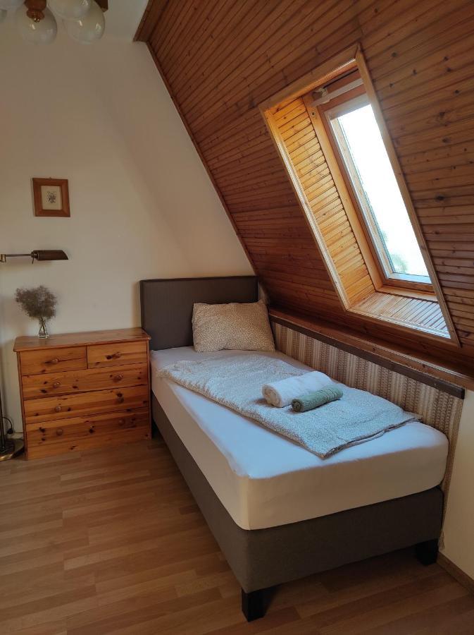 Fuevesi Vendeghaz Hotel Balatonfured Ngoại thất bức ảnh