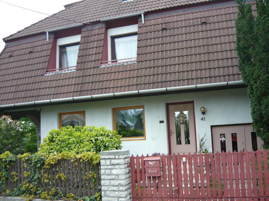 Fuevesi Vendeghaz Hotel Balatonfured Ngoại thất bức ảnh