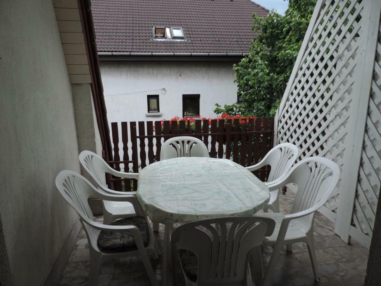 Fuevesi Vendeghaz Hotel Balatonfured Ngoại thất bức ảnh
